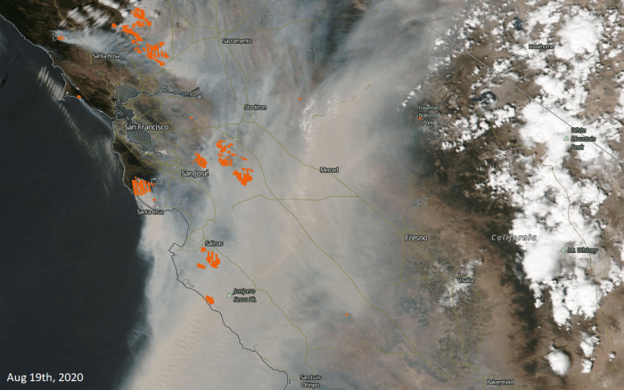 california-wildfires-smoke-cloud-August-19th