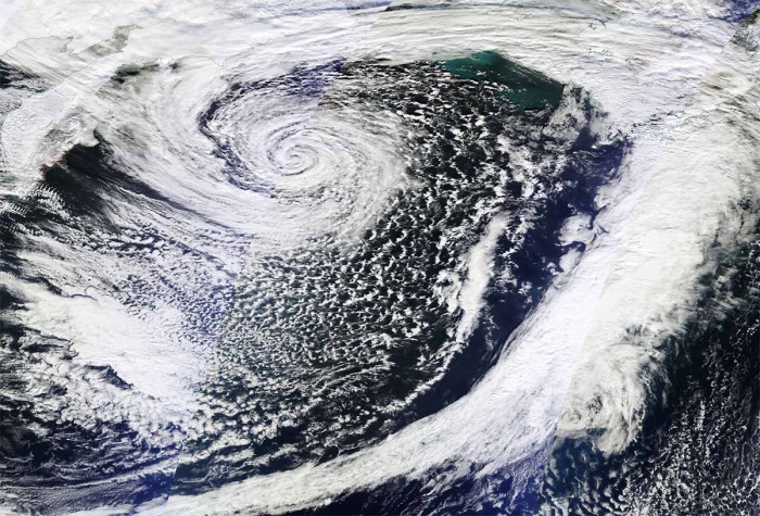pacific-record-breaking-extratropical-storm-nuri