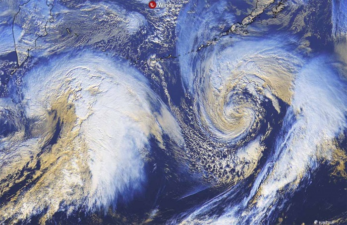 pacific-record-breaking-extratropical-storm-satellite-twins