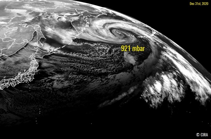 storm-alaska-west-coast-united-states-record-cyclone