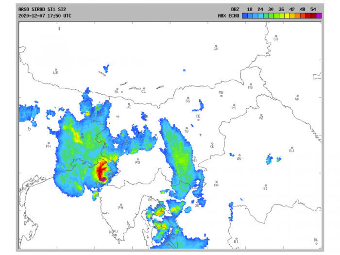 storm-tornado-trieste-italy-winter-radar-1750