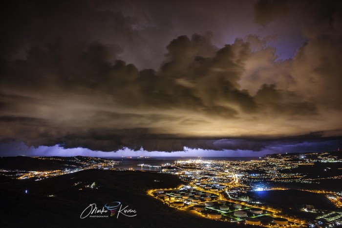 storm-tornado-trieste-italy-winter-storm-structure