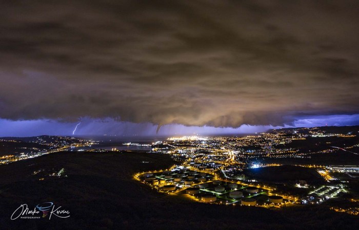 storm-tornado-trieste-italy-winter-supercell