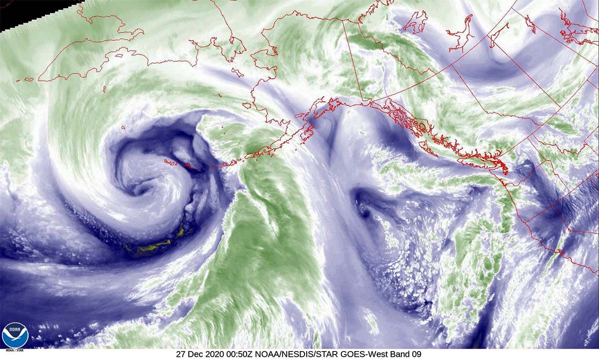 A violent extratropical storm heads for the Aleutian Islands ...