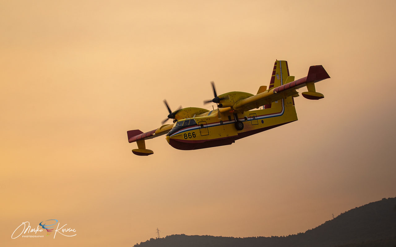 heatwave-heat-dome-slovenia-historic-wildfire-karst-summer-july-2022-canadair