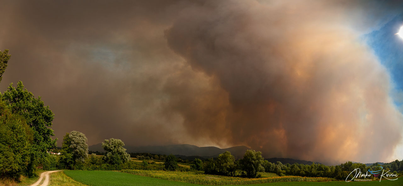 heatwave-heat-dome-slovenia-historic-wildfire-karst-summer-july-2022-thick-smoke-cloud
