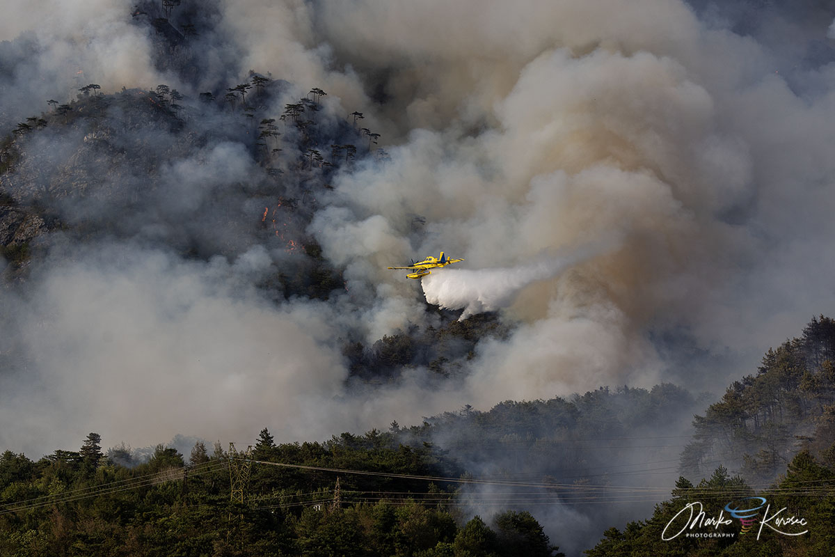 monte-amariana-wildfire-containment-tolmezzo-carnia-italy-august-2026-air-tractor