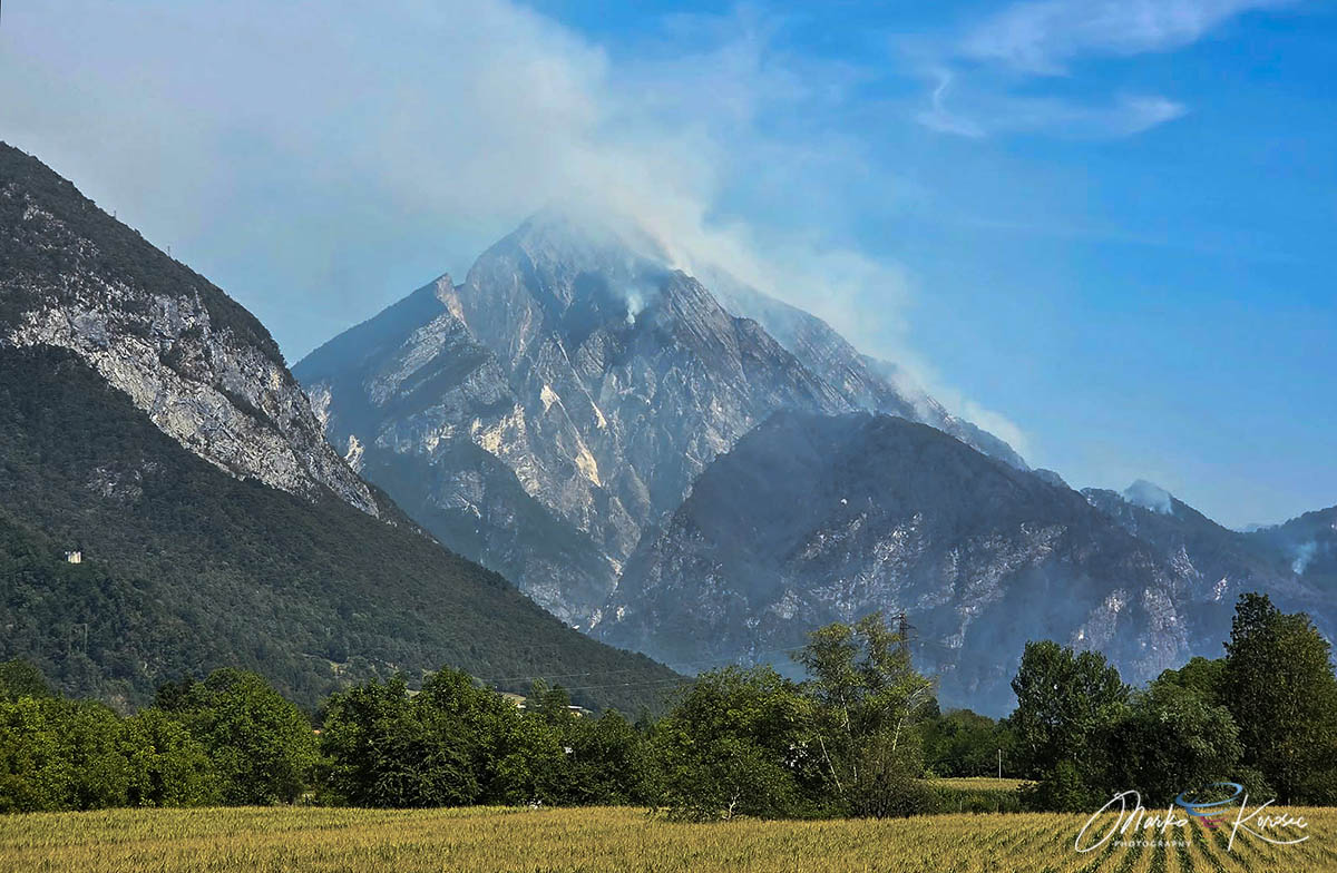 monte-amariana-wildfire-containment-tolmezzo-carnia-italy-august-2026-watering-mountain