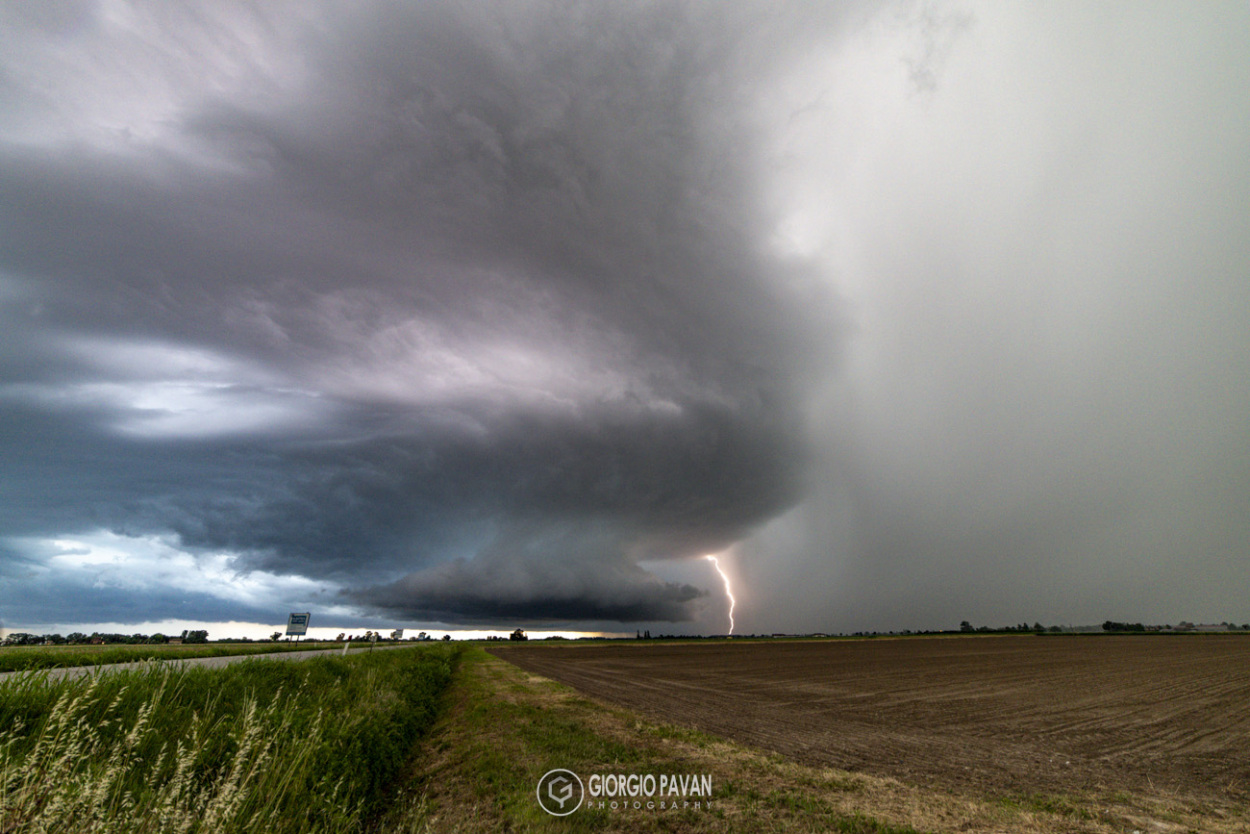 giorgio-pavan-supercell-lightning.jpg