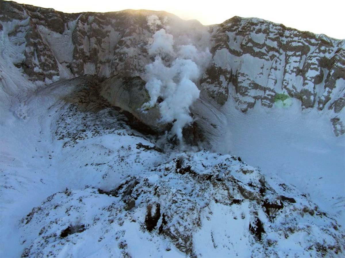 youngest-glacier-earth-US-west-coast-growing-2004dome2