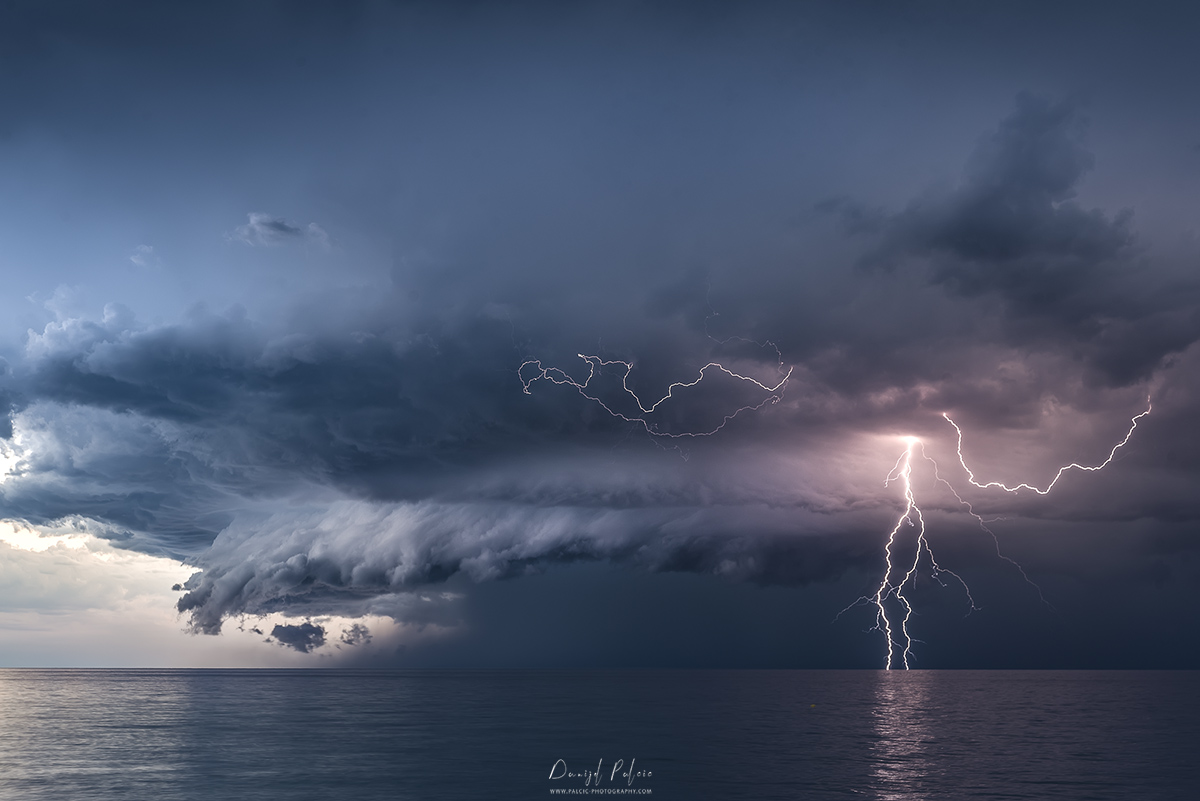 danijel-palcic-slef-cloud-lightning