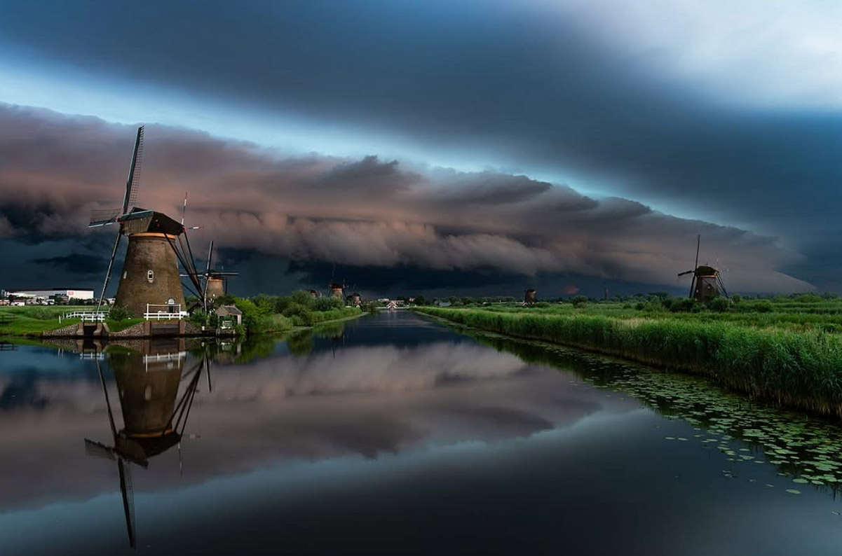 jonas-piontek-shelf-cloud