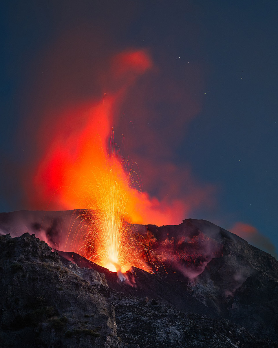 jonas-piontek-volcano