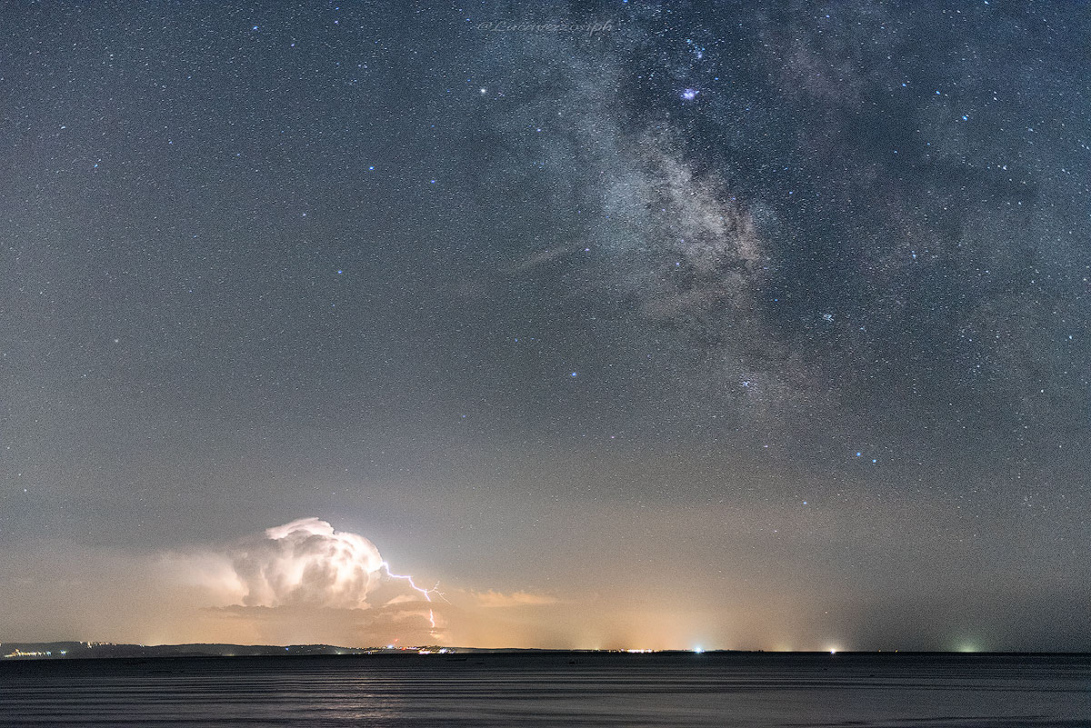 luca-vezosi-storm-milky-way