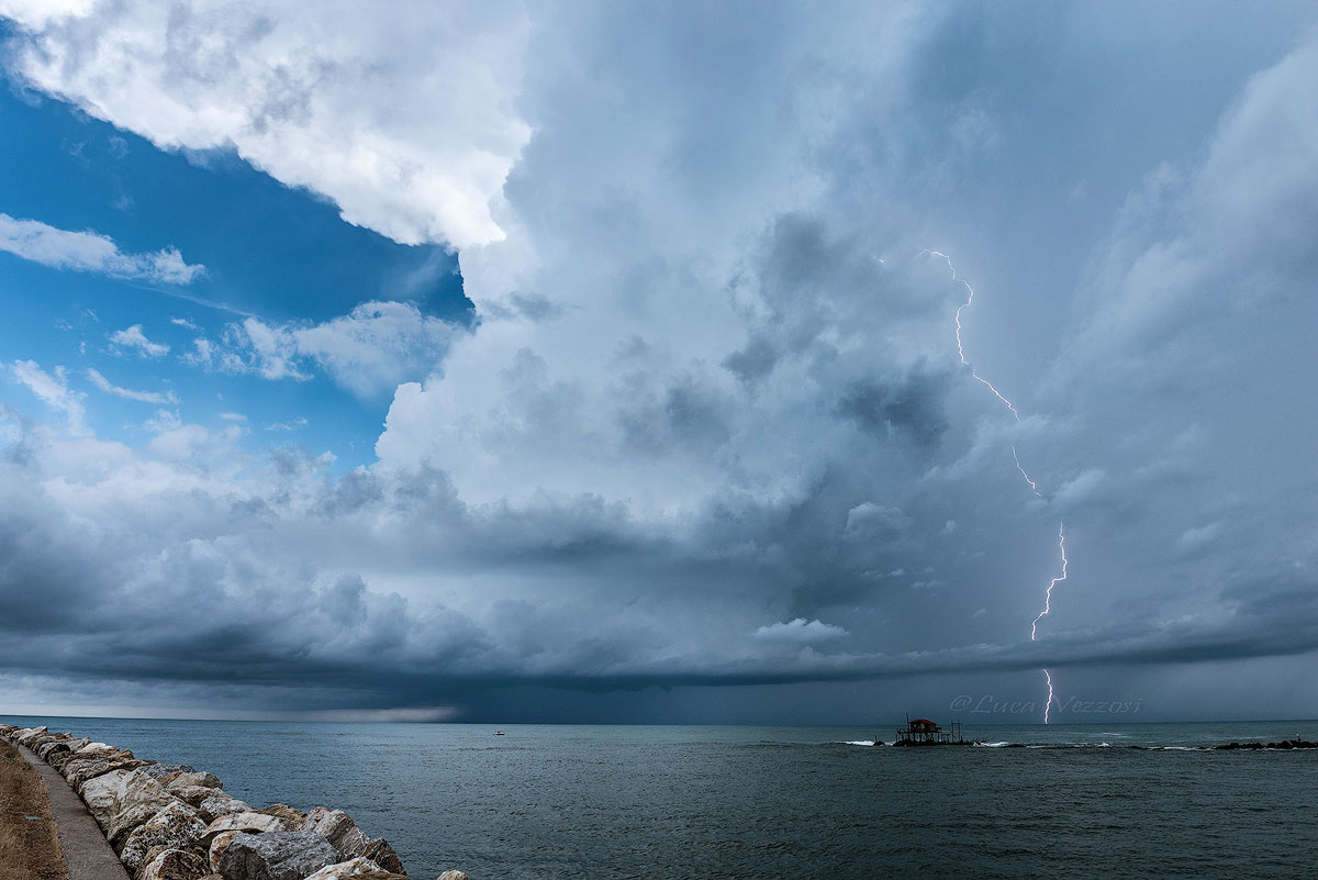 luca-vezosi-supercell-tornado