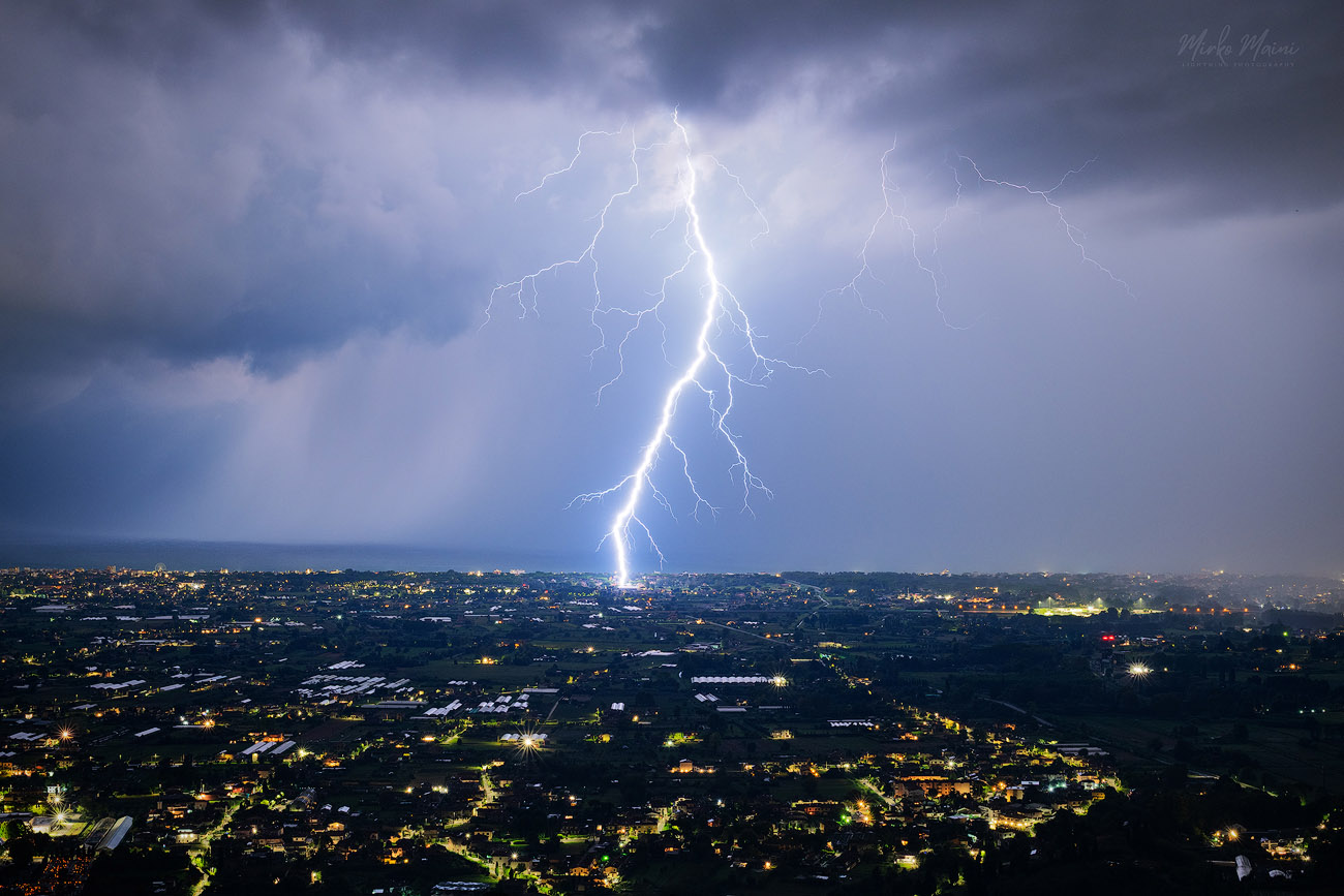 mirko-maini-lightning-rain