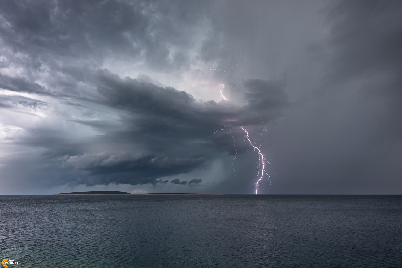 sandro-puncet-supercell-lightning