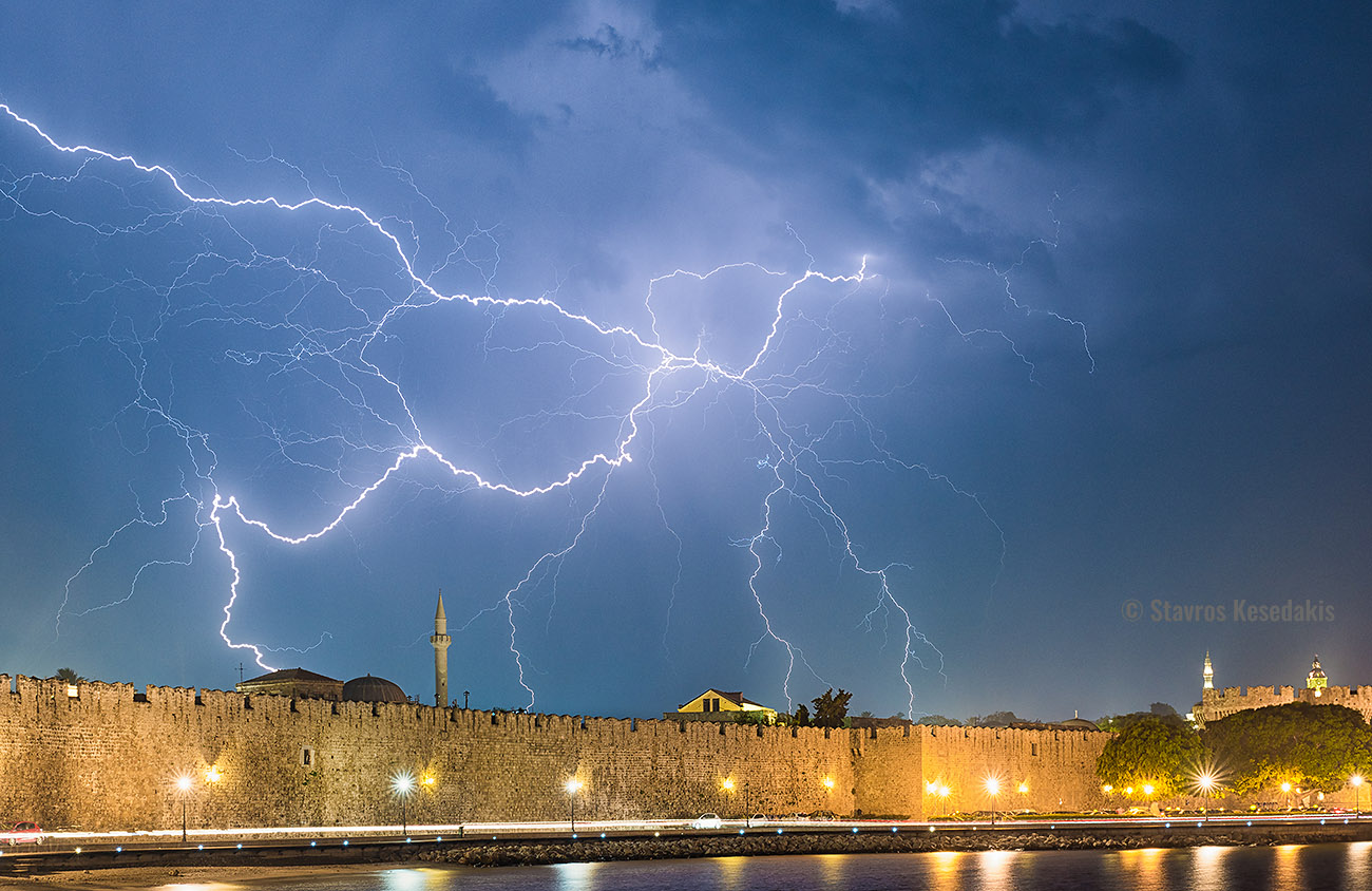 stavros-kesedakis-lightning-branches
