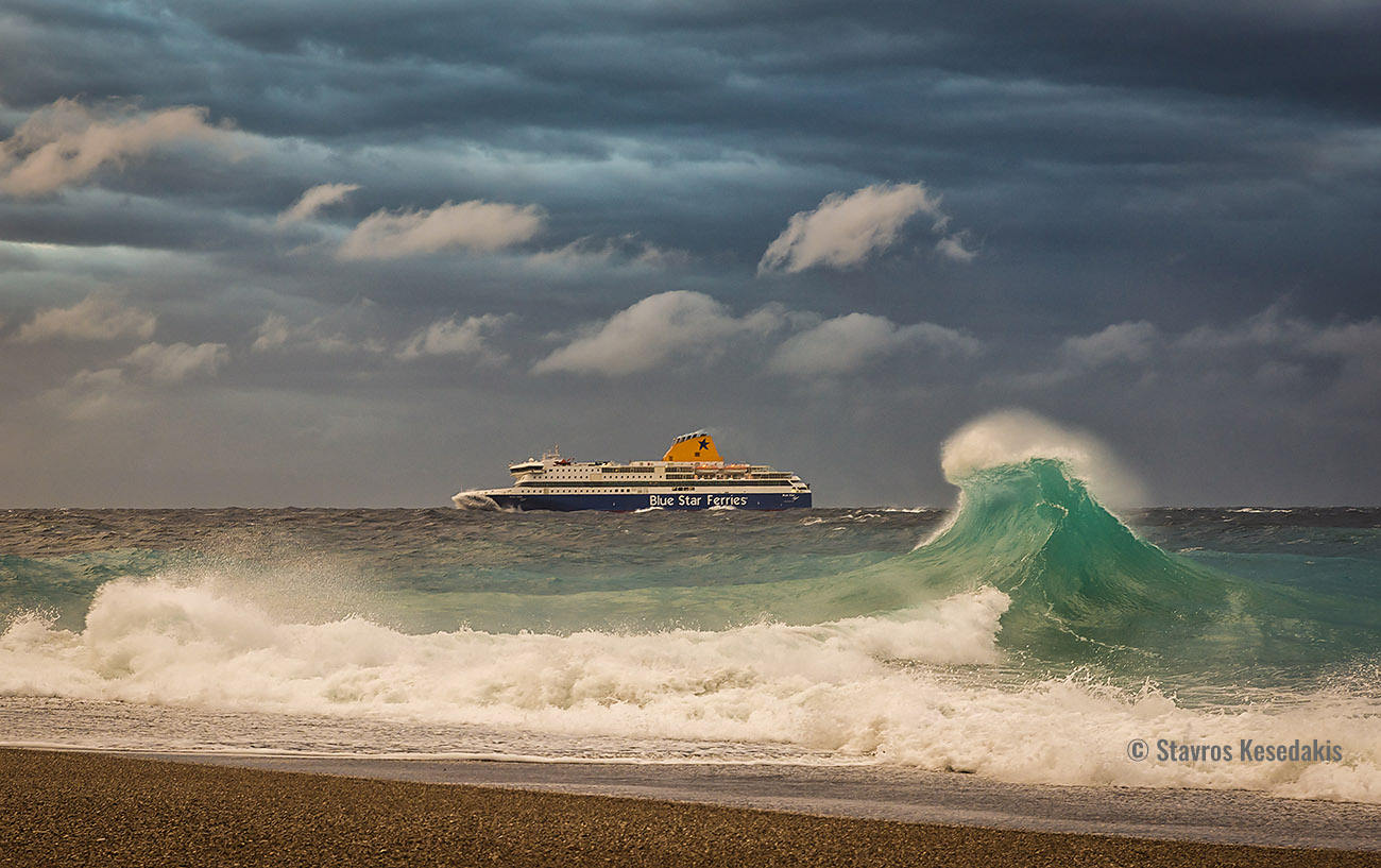 stavros-kesedakis-storm-waves