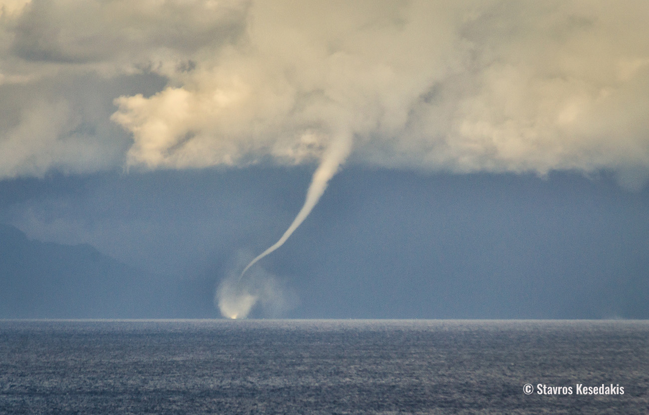 stavros-kesedakis-waterspout-sea