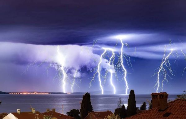 18092016_lightning_6