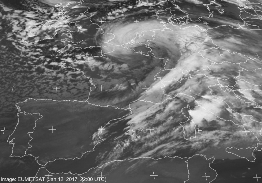 20170112_deepening_cyclone_EUMETSAT_3