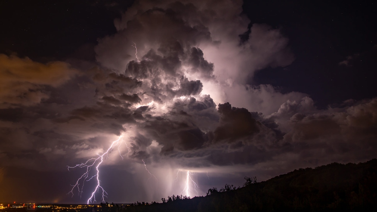 photo-contest-week-32-Zbigniew-Stanczyk-lightning