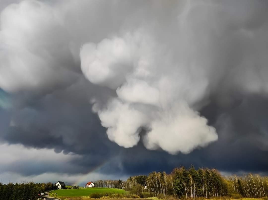 photo-contest-week-38-Anna-Nidecka-mammatus-cloud