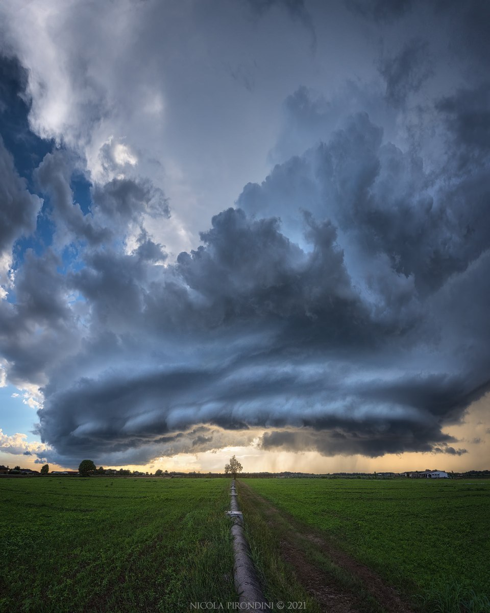 photo-contest-week-41-Nicola-Pirondini-supercell