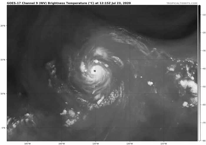 1_hurricane-douglas-wvsat