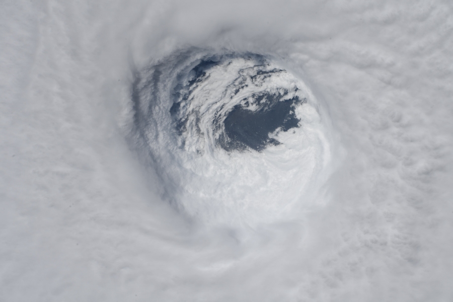 Astronaut_Au&ntilde;&oacute;n-Chancellors_Photo_of_Hurricane_Michael_45229616491