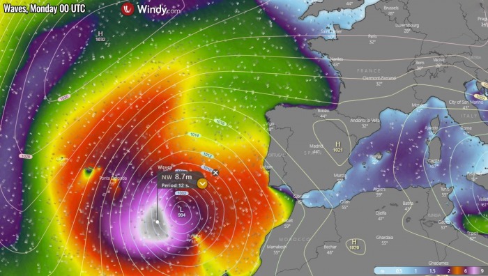 atlantic-hurricane-season-azores-waves-monday-00