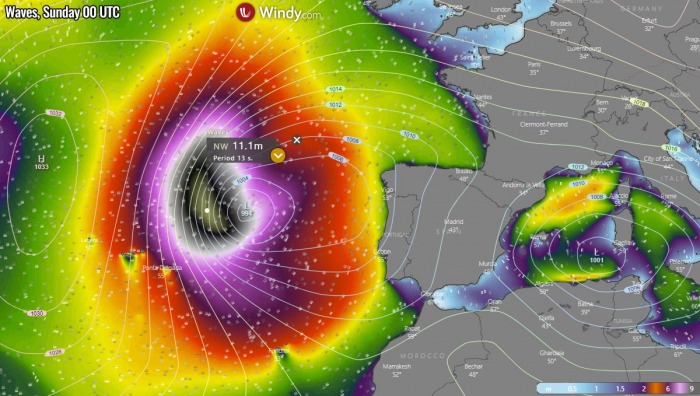 atlantic-hurricane-season-azores-waves-sunday-00