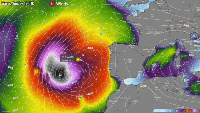 atlantic-hurricane-season-azores-waves-sunday-12