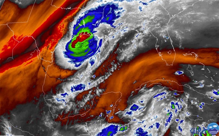 hurricane-delta-storm-surge-landfall-louisiana-water-vapor-satellite