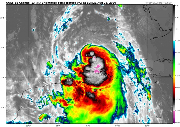 hurricane-laura-landfall-infrared-satellite