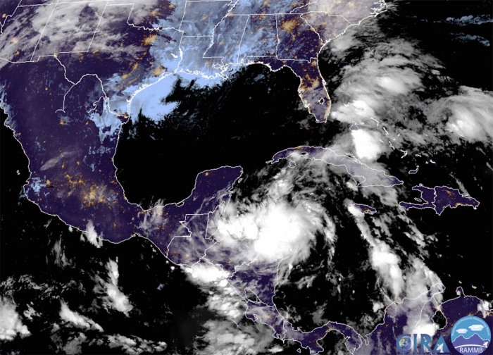 hurricane-zeta-yucatan-gulf-coast-geocolor-satellite