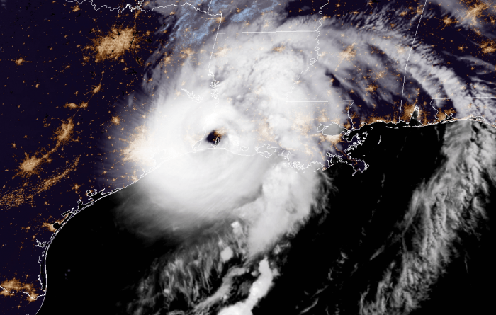 laura-landfall-geocolor-satellite