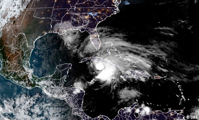 storm-eta-florida-hurricane-season-geocolor-satellite