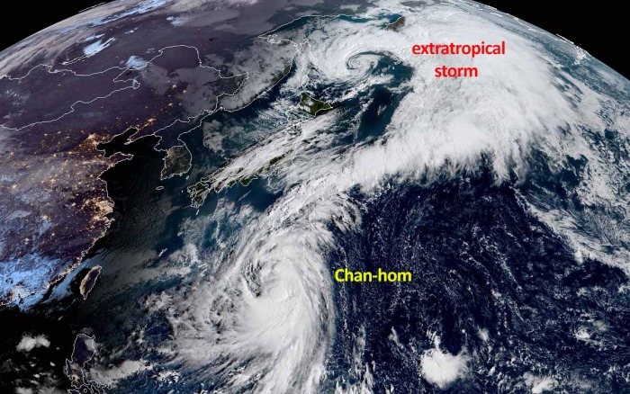 typhoon-chanhom-japan-satellite-image