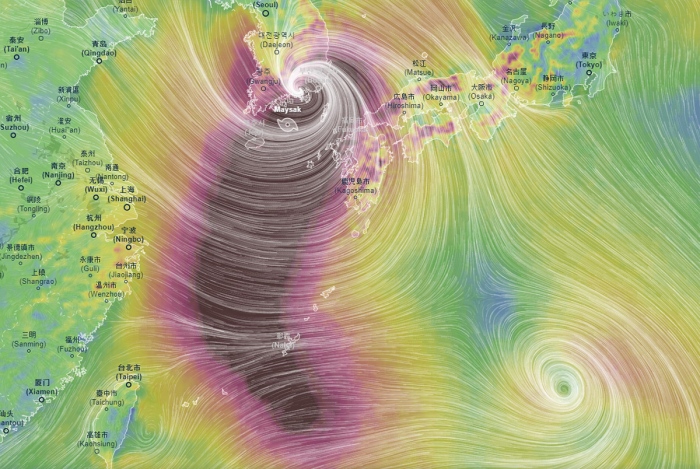typhoon-maysak-winds-landfall