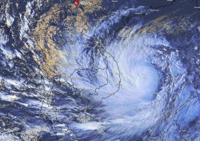 typhoon-molave-vietnam-flooding-visible-satellite