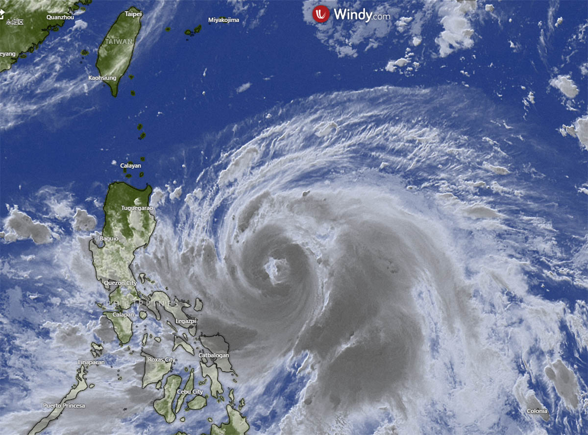 powerful-typhoon-doksuri-severe-tropical-storm-philippines-taiwan-landfall-infrared-satellite