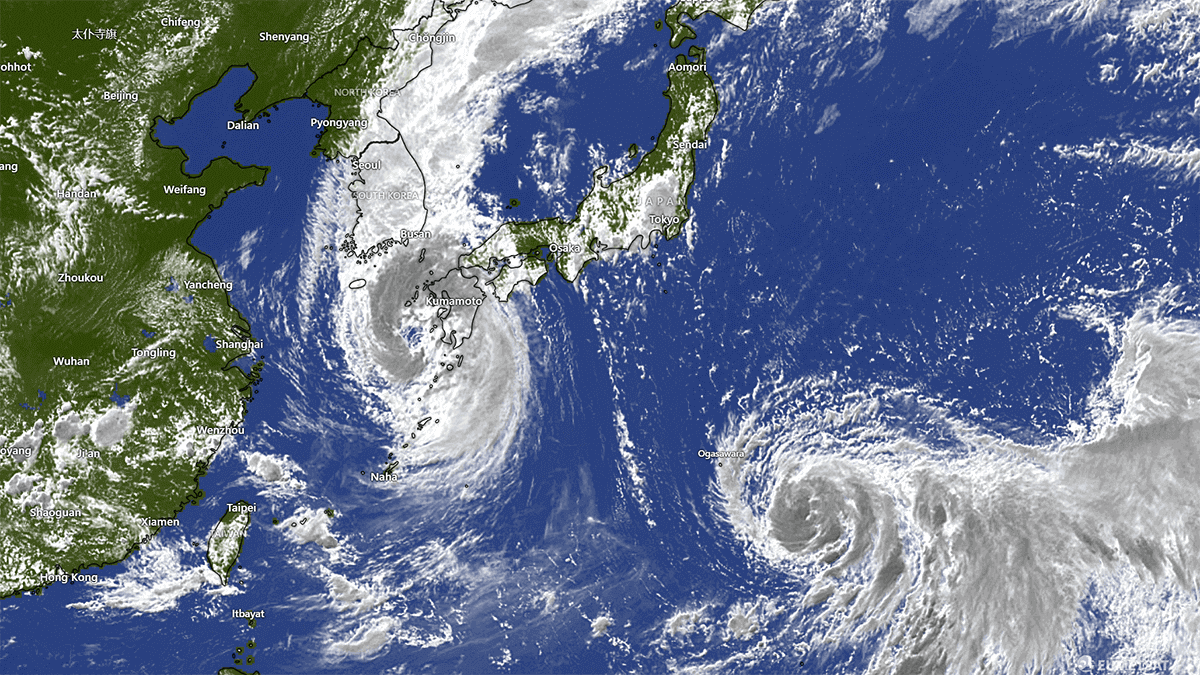 Typhoon-Khanun-Twin-Typhoons-Satellite_Windy