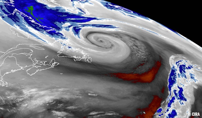 north-atlantic-extratropical-storm-waves-swell-water-vapor-satellite