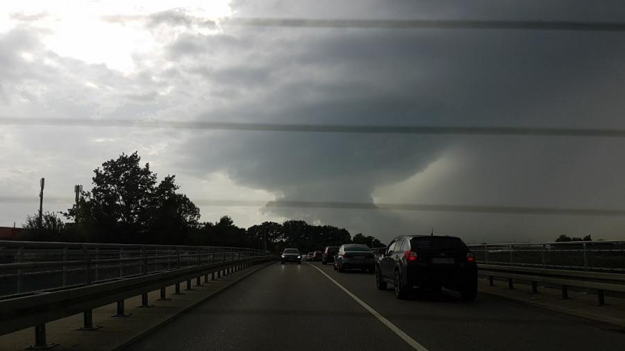 03082017_supercell_3