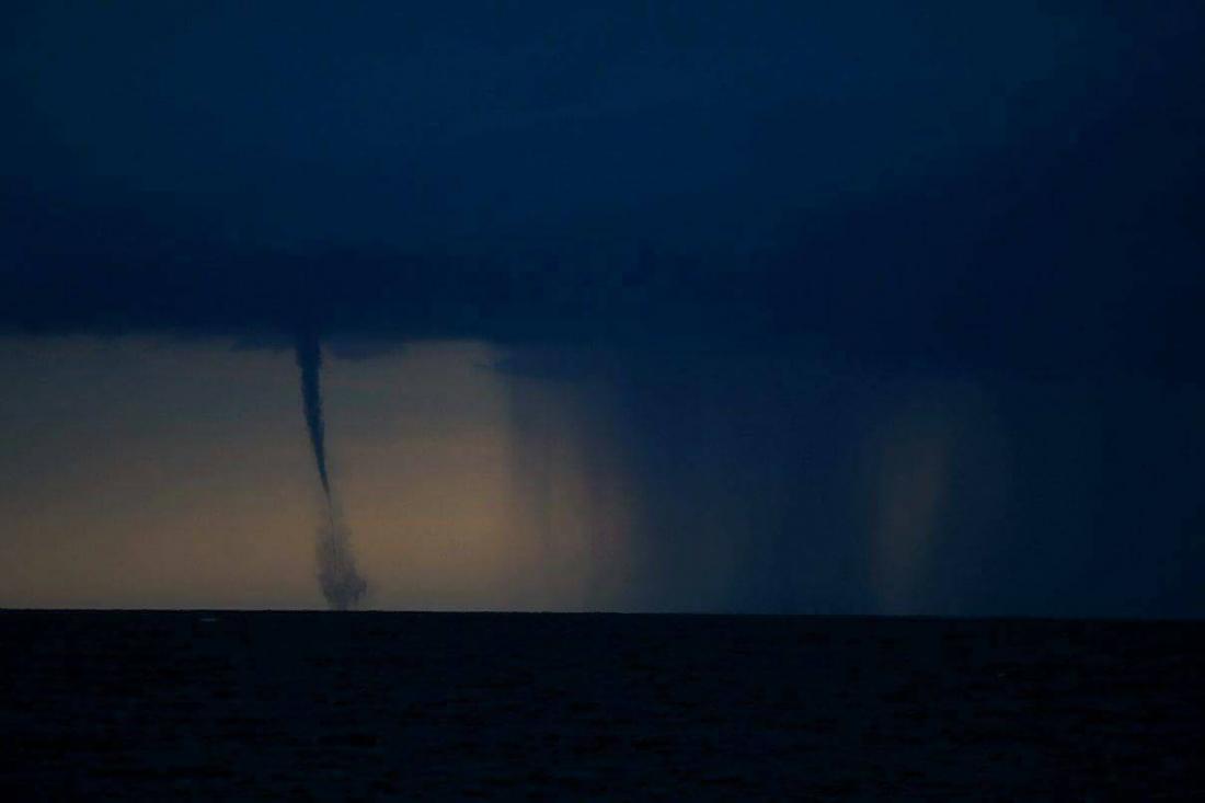 03102017_waterspout_Malta_Santiago_Soliver_Diaz_2