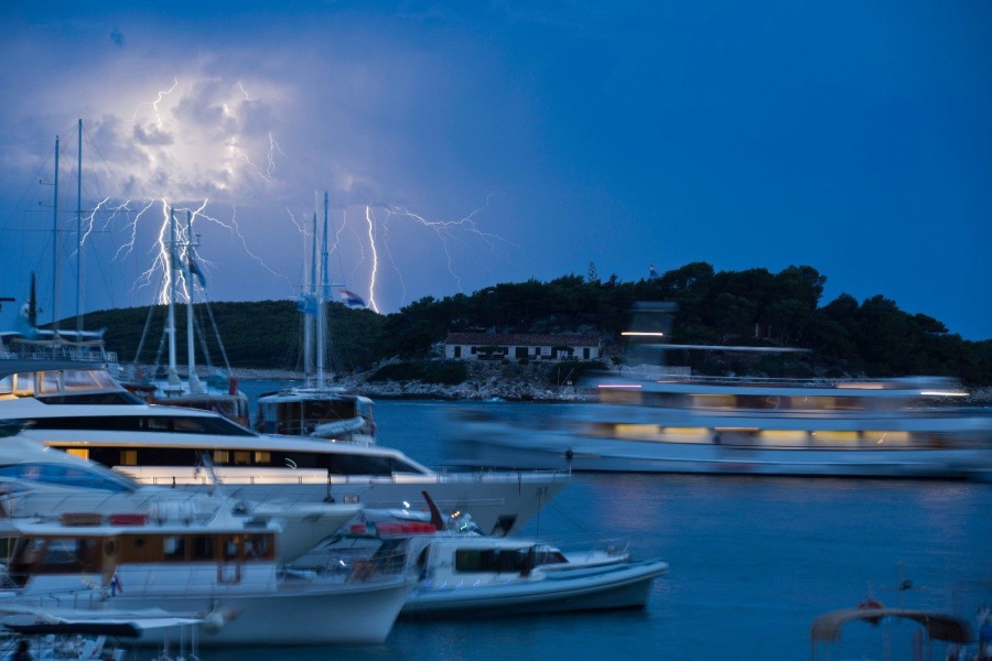 04072017_Adria_Lightning_3a