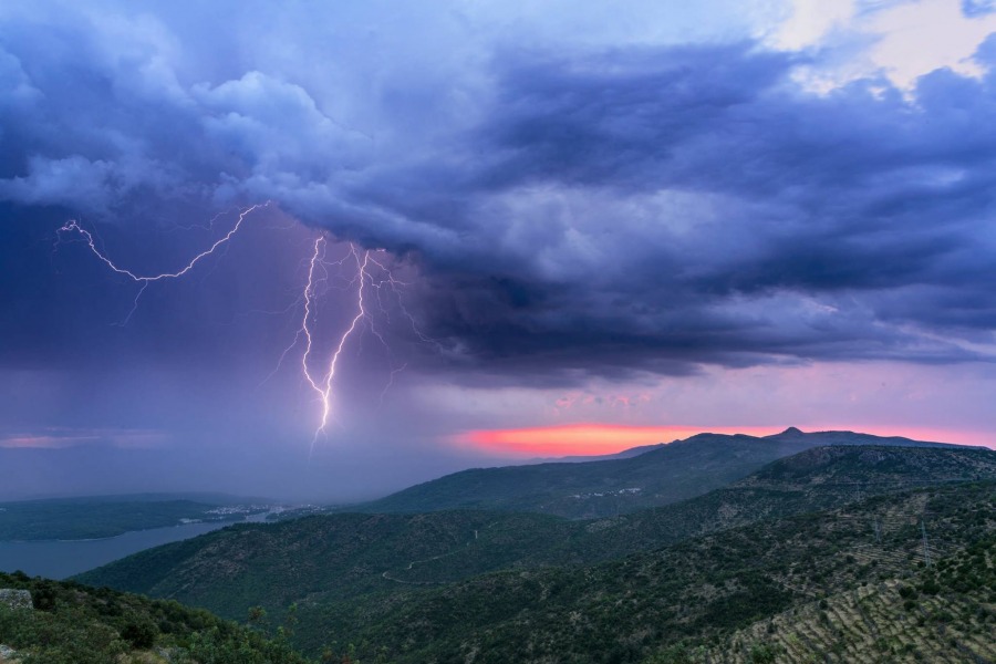 04072017_Adria_Lightning_8e