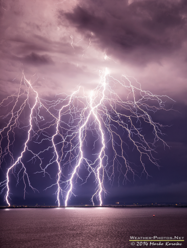 11052017_lightning_Koro&scaron;ec_TriesteGulf_2